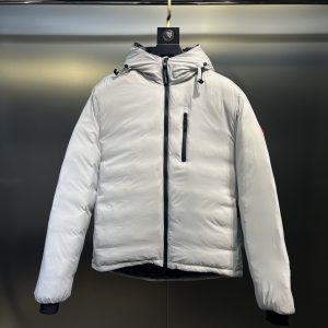 Canada Goose Men's short hooded lightweight design