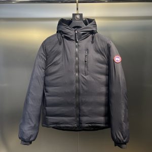 Canada Goose Men's short hooded lightweight design